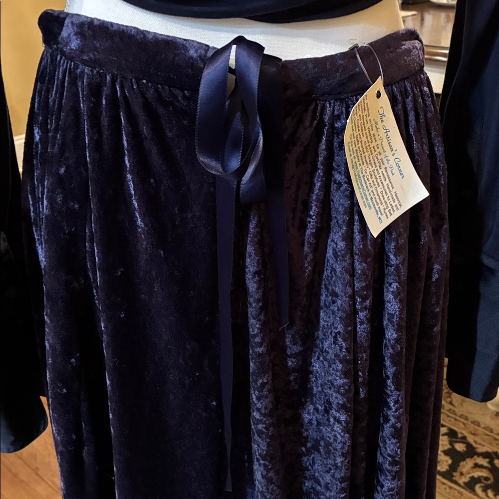 Custom Design Renaissance Midi Navy Crushed Velvet Skirt. 8-10 avg.